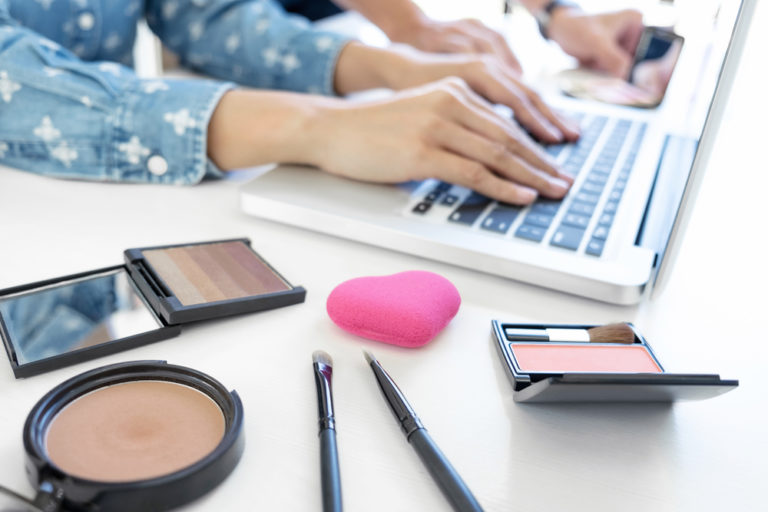 Kosmetikbranche: Wie Make-Up & Co. den E-Commerce erobern