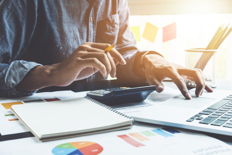 Finanzen mit einem Girokonto organisieren: Worauf sollte man achten?
